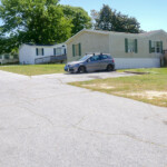 manufactured home and street